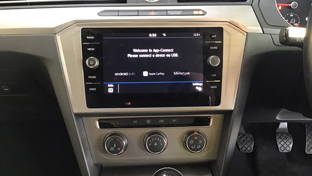 Used Volkswagen Passat 2019 for sale - 76807081: Photo 3