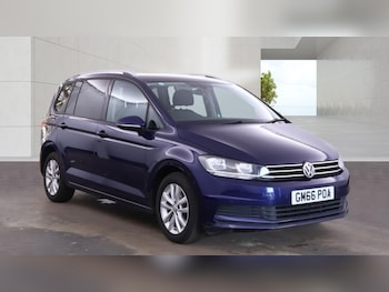 Used Volkswagen Touran 2017 for sale - 79042621: Photo