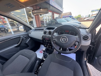 Used Dacia Duster 2014 for sale - 78984178: Photo