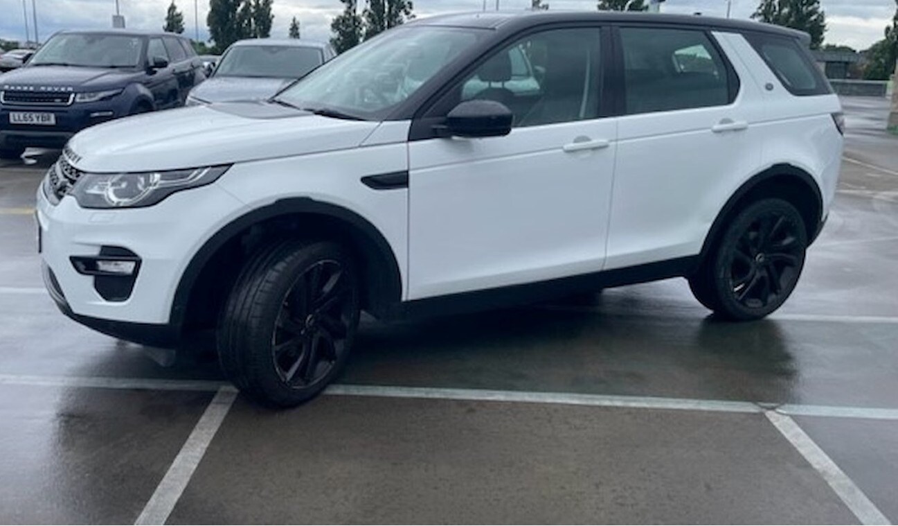 Used Land Rover Discovery Sport 2015 for sale - 76344297: Photo 10