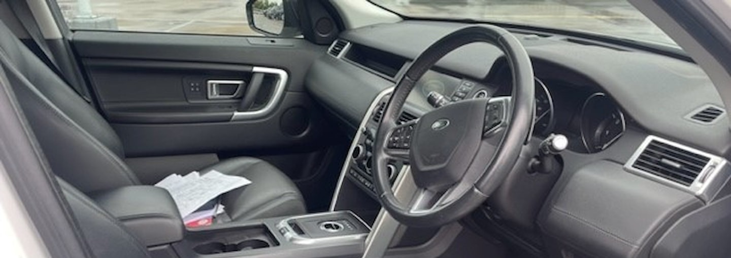 Used Land Rover Discovery Sport 2015 for sale - 76344297: Photo 3