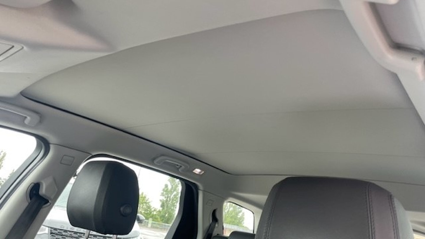 Used Land Rover Discovery Sport 2015 for sale - 76344297: Photo 4