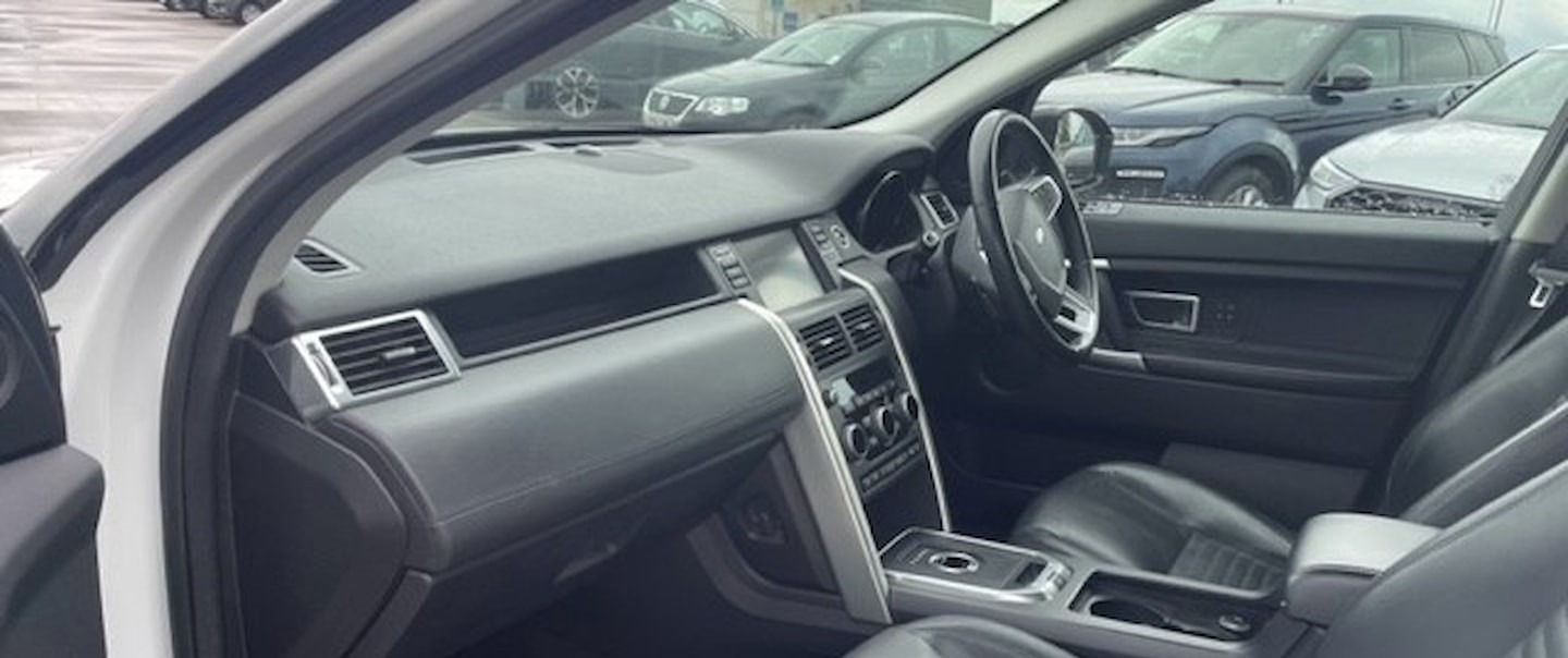 Used Land Rover Discovery Sport 2015 for sale - 76344297: Photo 5
