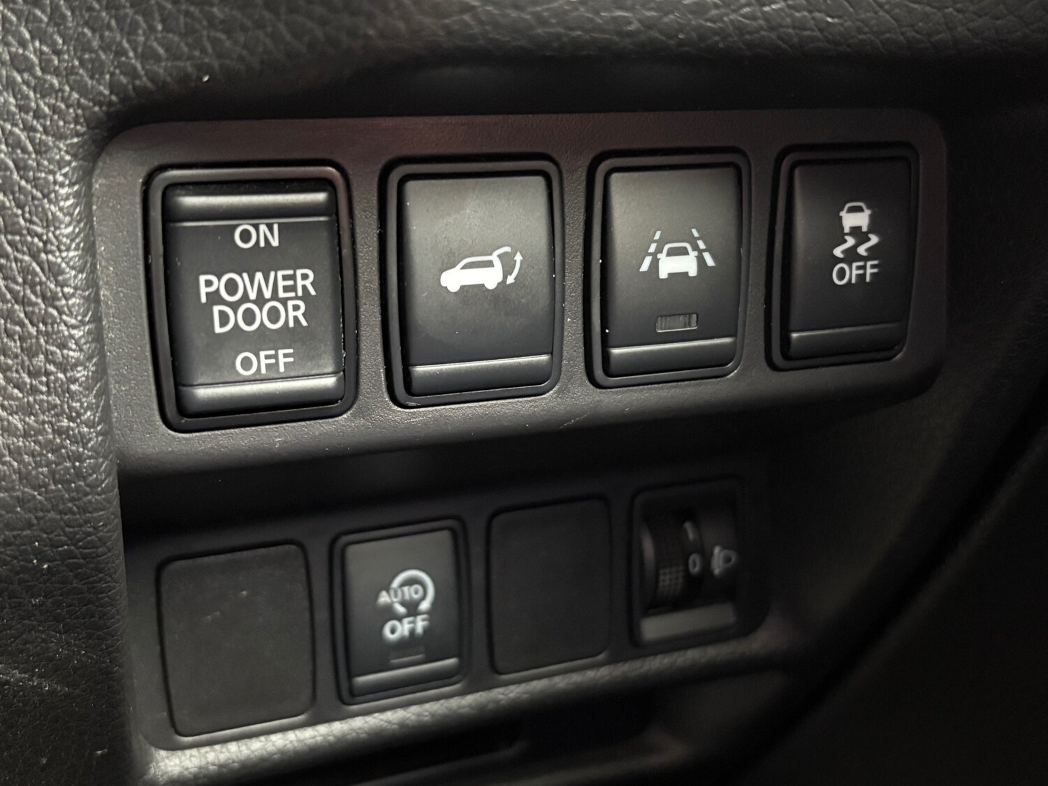 Used Nissan X-Trail 2017 for sale - 76684543: Photo 25