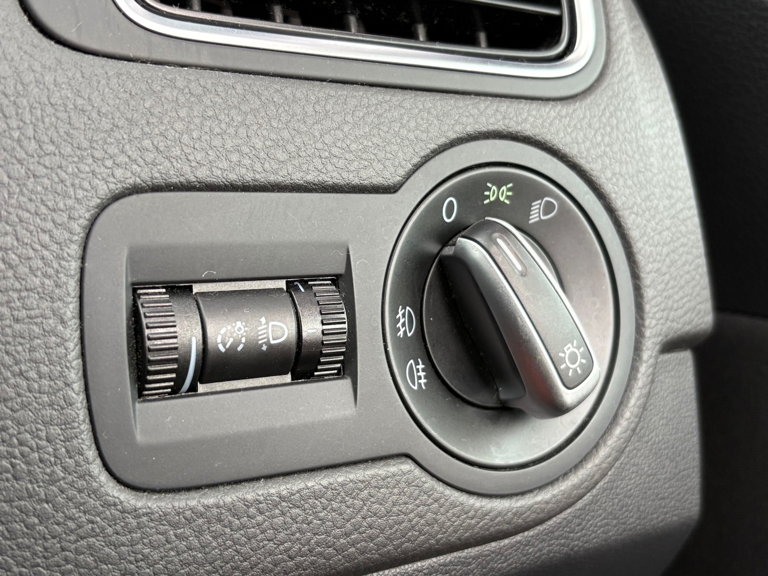 Used Volkswagen Polo 2012 for sale - 76289080: Photo 18