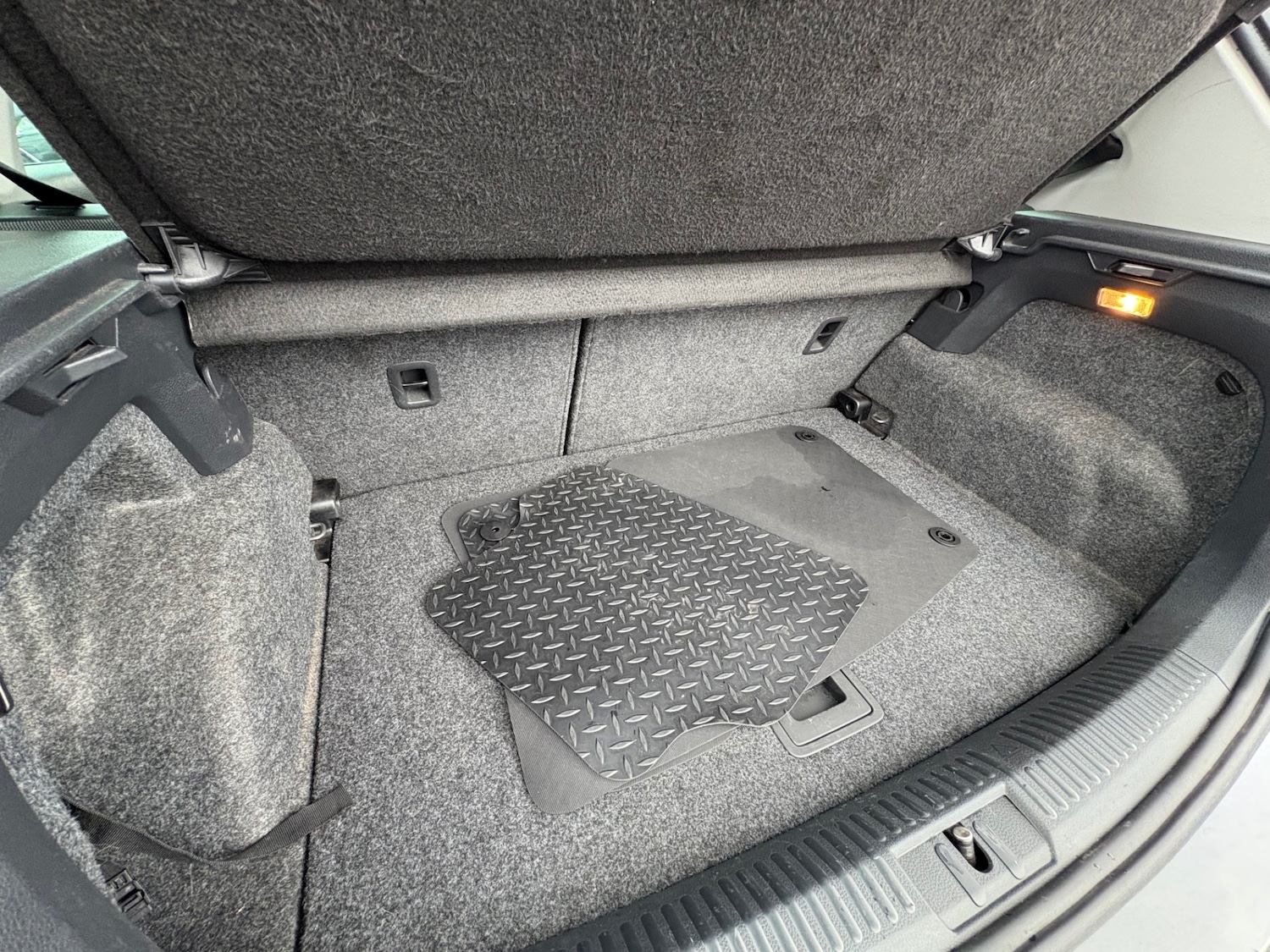 Used Volkswagen Polo 2012 for sale - 76289080: Photo 29