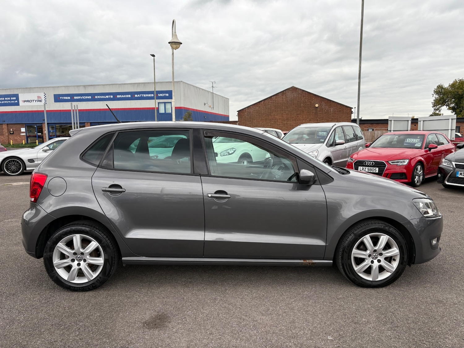 Used Volkswagen Polo 2012 for sale - 76289080: Photo 6
