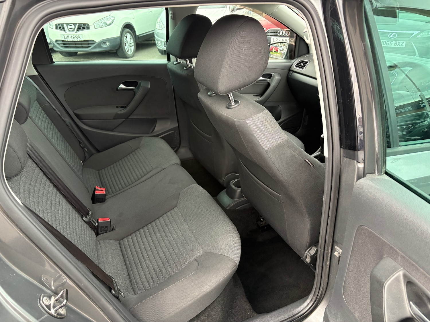 Used Volkswagen Polo 2012 for sale - 76289080: Photo 9