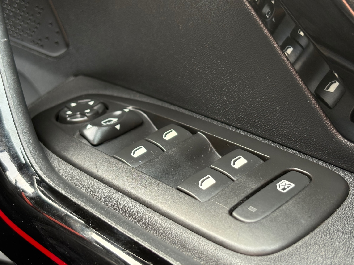 Used Peugeot 2008 2017 for sale - 76177133: Photo 25