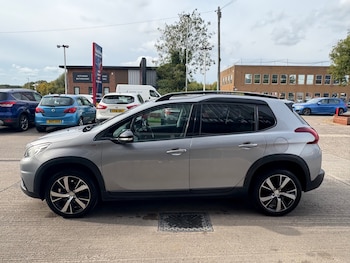 Used Peugeot 2008 2017 for sale - 76177133: Photo