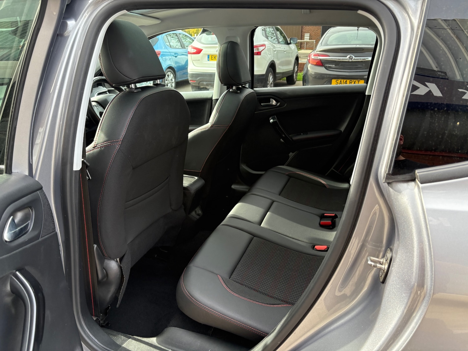 Used Peugeot 2008 2017 for sale - 76177133: Photo 8