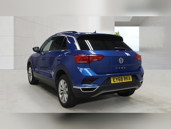 Used Volkswagen T-Roc 2018 for sale - 78938130: Photo