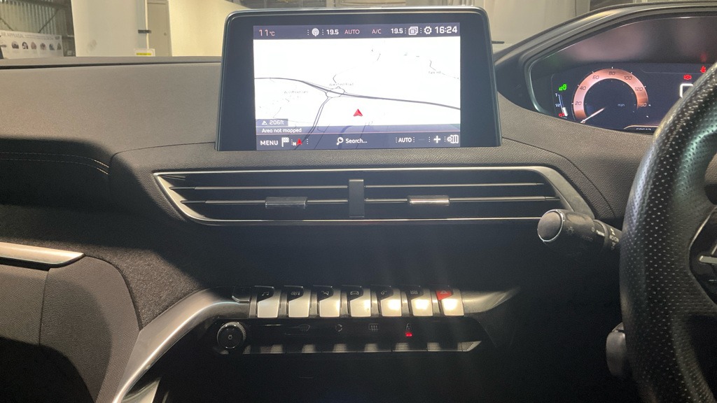 Used Peugeot 3008 2018 for sale - 76413919: Photo 4