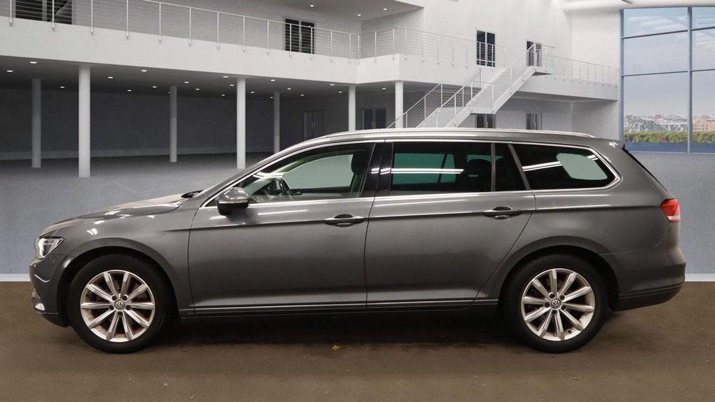 Used Volkswagen Passat 2017 for sale - 76421831: Photo 2