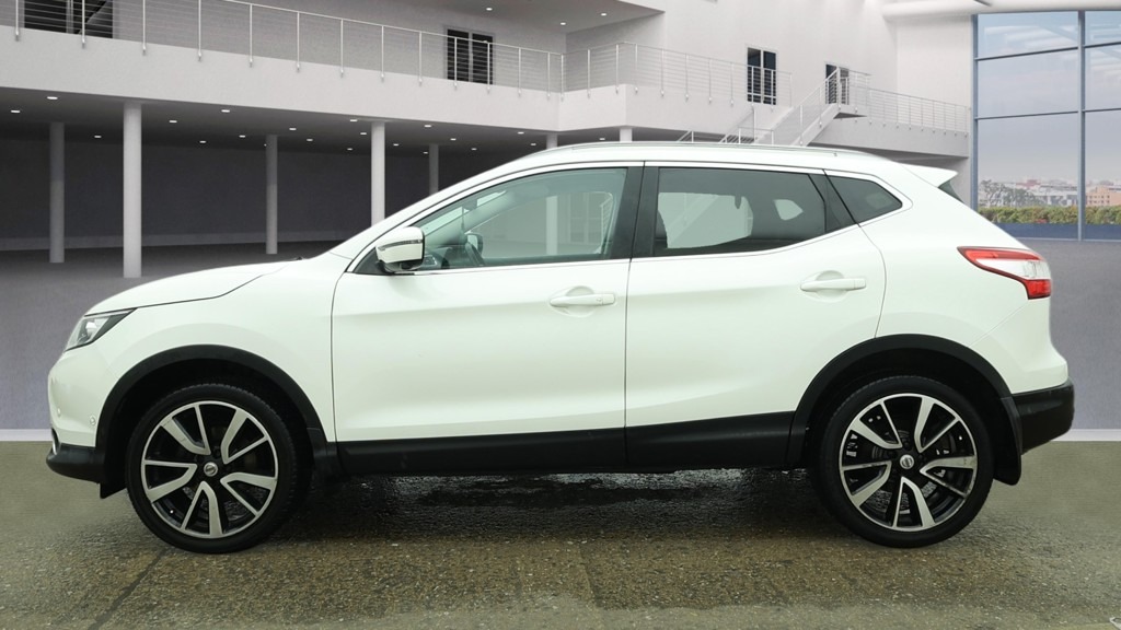 Used Nissan Qashqai 2016 for sale - 77691642: Photo 8