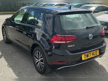 Used Volkswagen Golf 2017 for sale - 78979471: Photo