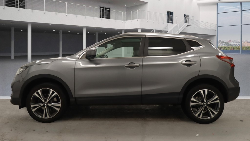 Used Nissan Qashqai 2018 for sale - 76763374: Photo 2