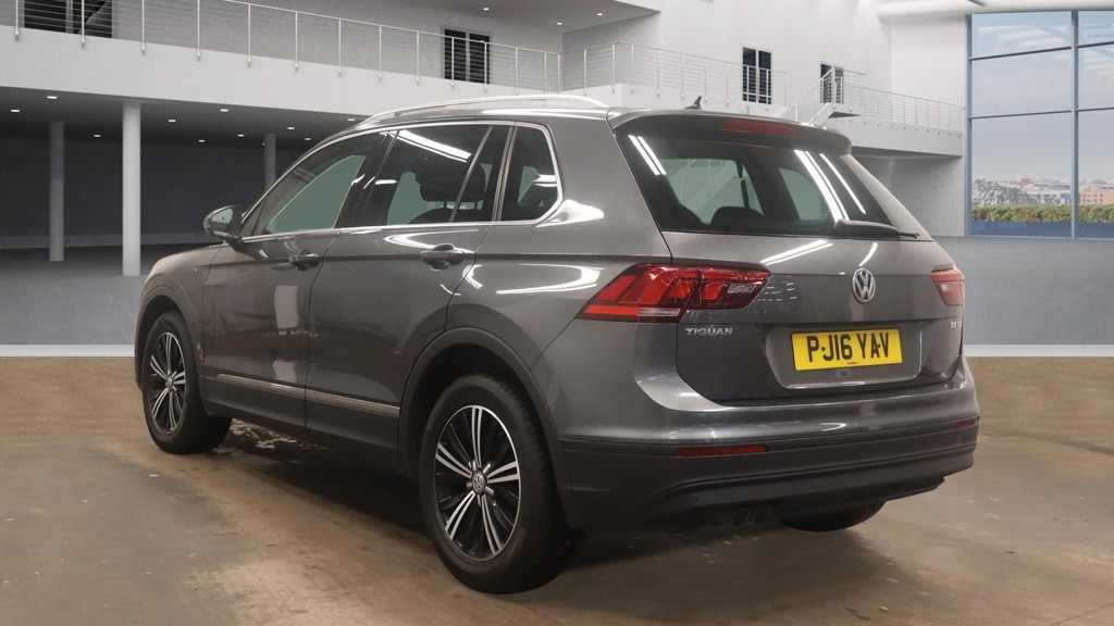 Used Volkswagen Tiguan 2016 for sale - 76352702: Photo 2