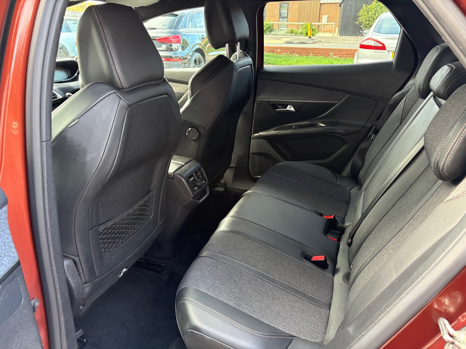 Used Peugeot 3008 2018 for sale - 76277024: Photo 10