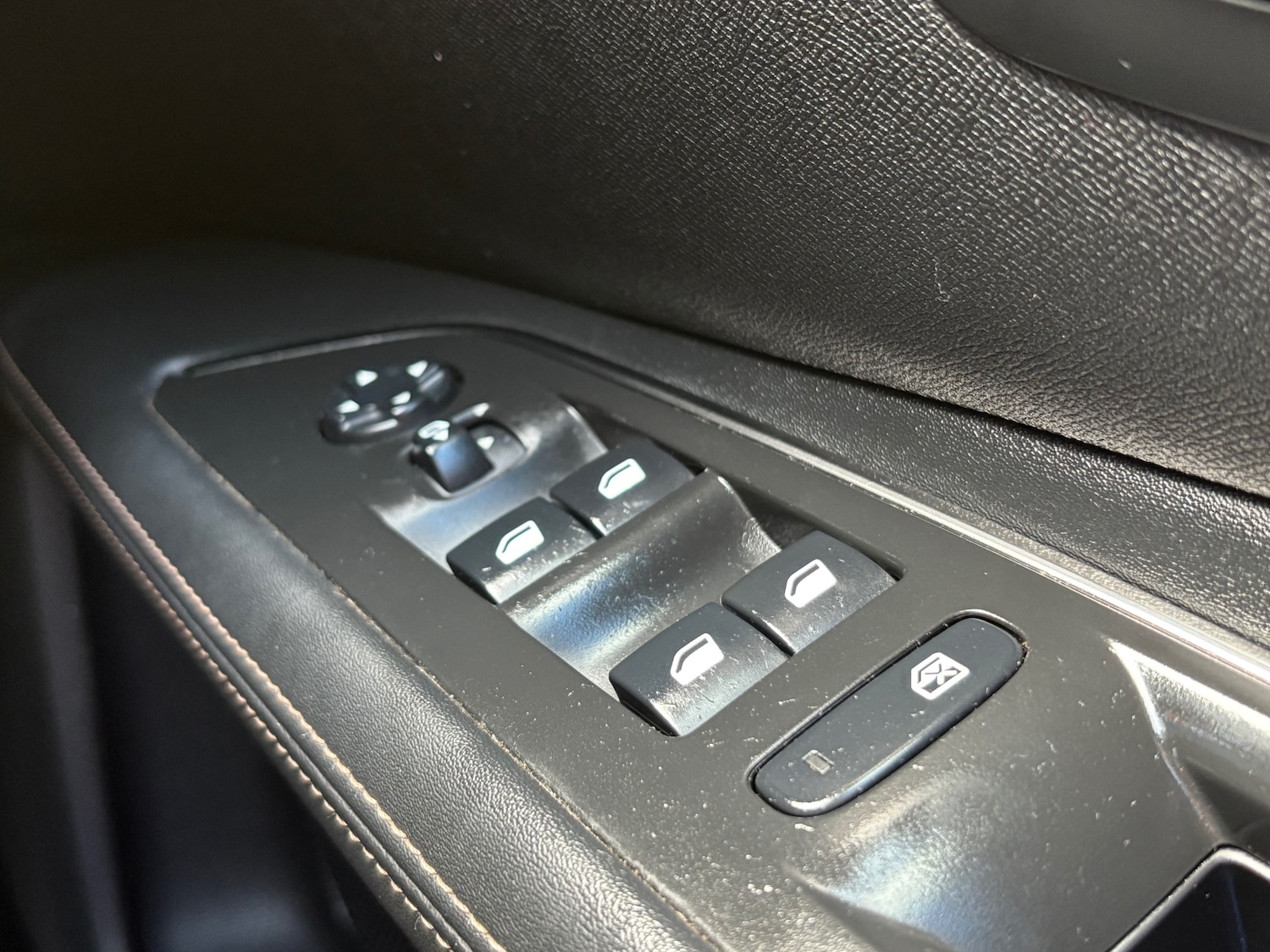 Used Peugeot 3008 2018 for sale - 76277024: Photo 21