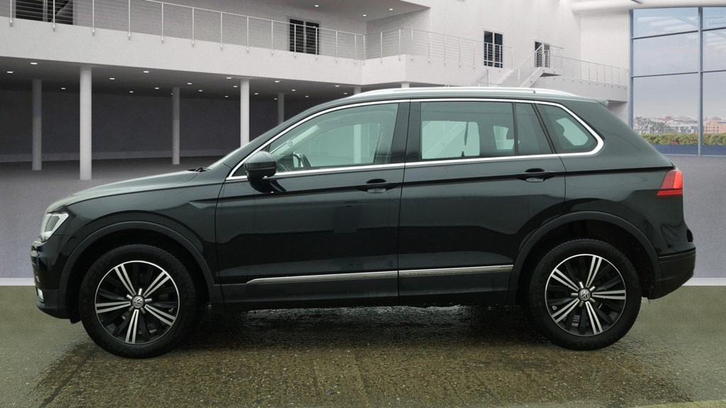 Used Volkswagen Tiguan 2016 for sale - 77542556: Photo 2