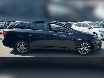 Used Toyota Avensis 2014 for sale - 79548575: Photo