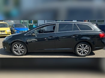 Used Toyota Avensis 2014 for sale - 79548575: Photo