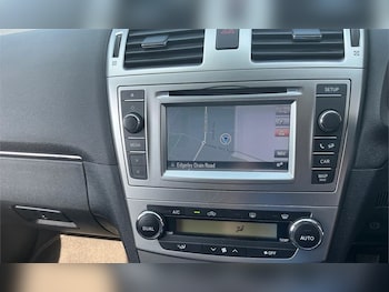 Used Toyota Avensis 2014 for sale - 79548575: Photo
