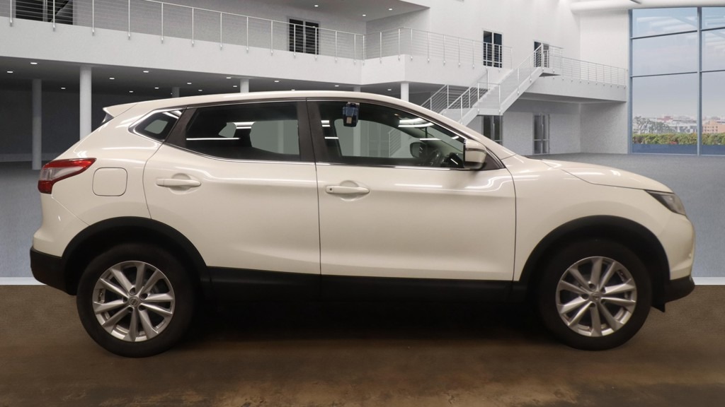 Used Nissan Qashqai 2015 for sale - 77490125: Photo 6