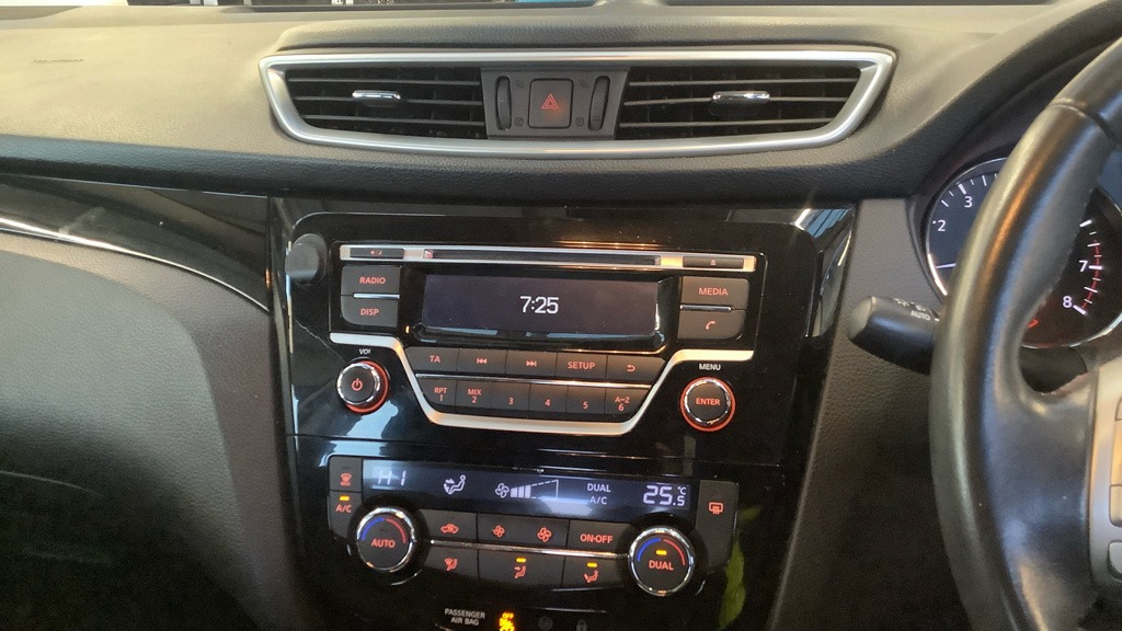 Used Nissan Qashqai 2015 for sale - 77490125: Photo 8