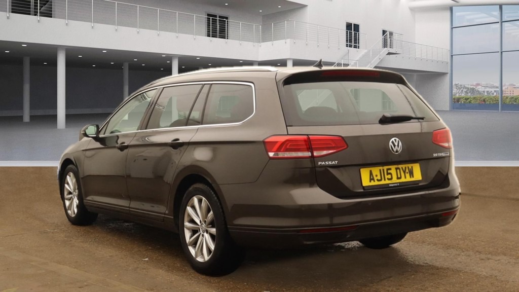 Used Volkswagen Passat 2015 for sale - 76005082: Photo 2
