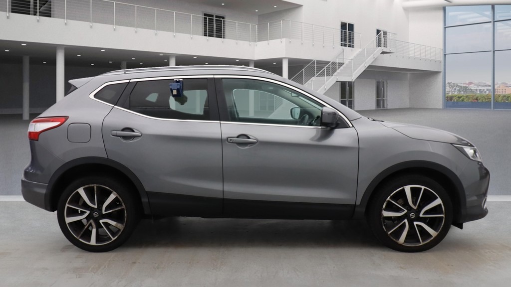 Used Nissan Qashqai 2016 for sale - 76602783: Photo 1