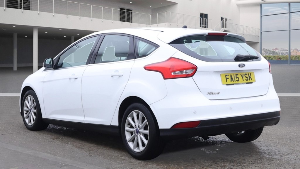 Used Ford Focus 2015 for sale - 76383211: Photo 2