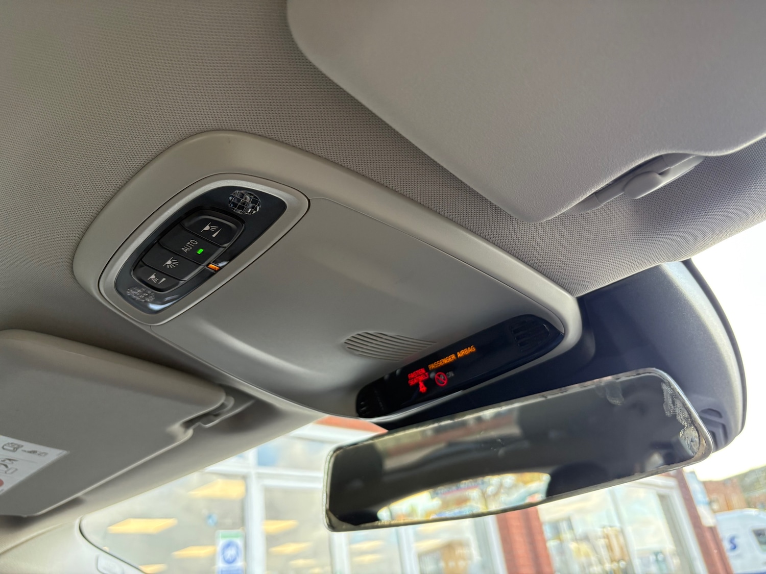 Used Volvo V40 2015 for sale - 76316375: Photo 18