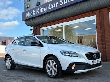 Used Volvo V40 2015 for sale - 76316375: Photo