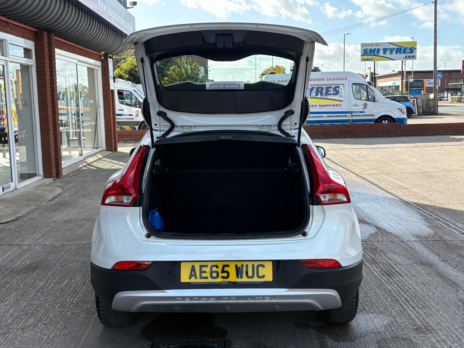 Used Volvo V40 2015 for sale - 76316375: Photo 22