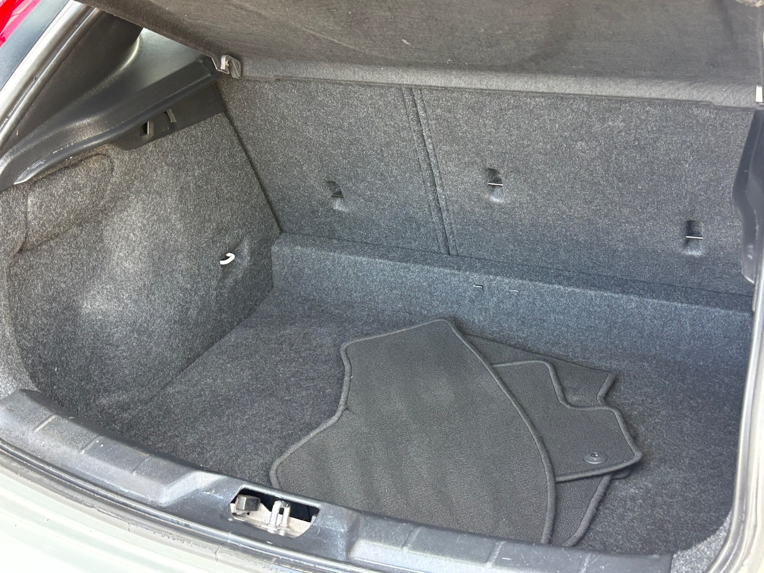 Used Volvo V40 2015 for sale - 76316375: Photo 26