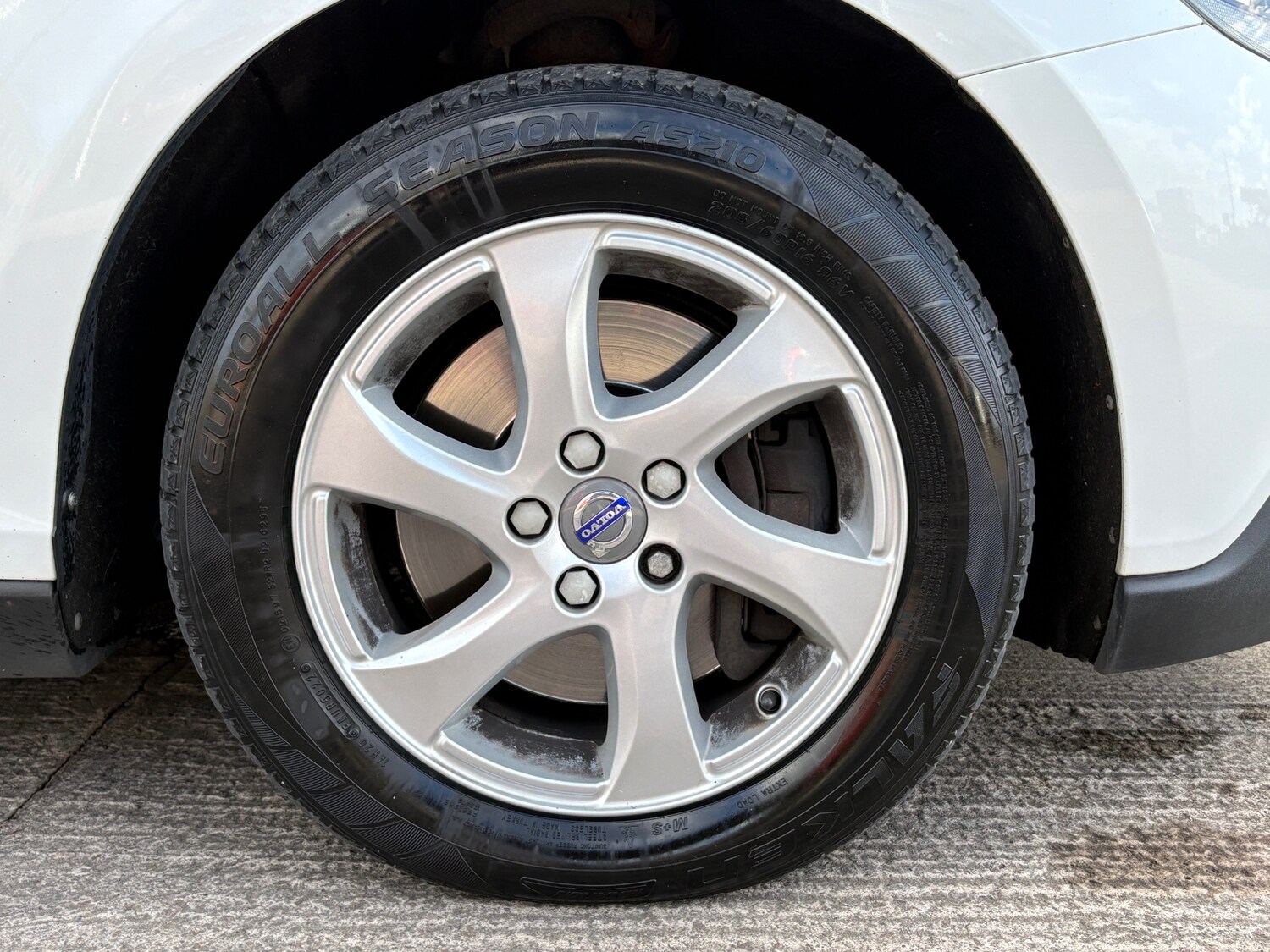 Used Volvo V40 2015 for sale - 76316375: Photo 28