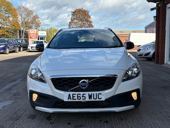 Used Volvo V40 2015 for sale - 76316375: Photo