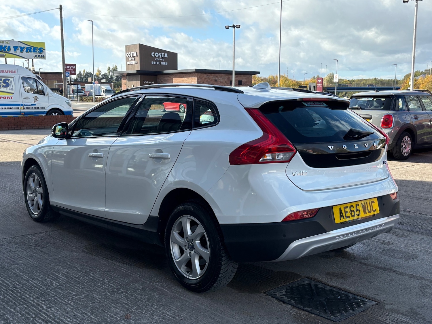Used Volvo V40 2015 for sale - 76316375: Photo 7