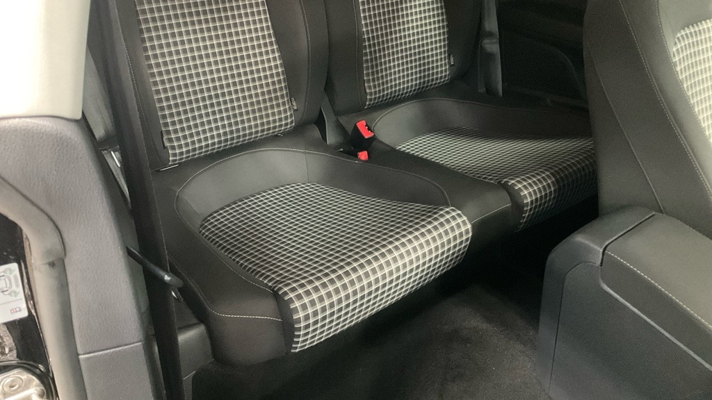 Used Volkswagen Scirocco 2015 for sale - 77085353: Photo 10