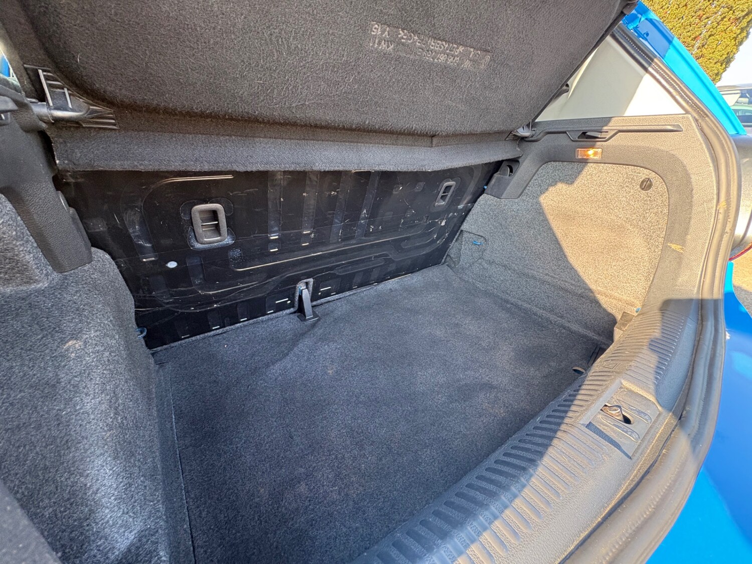 Used Volkswagen Polo 2015 for sale - 77630962: Photo 24