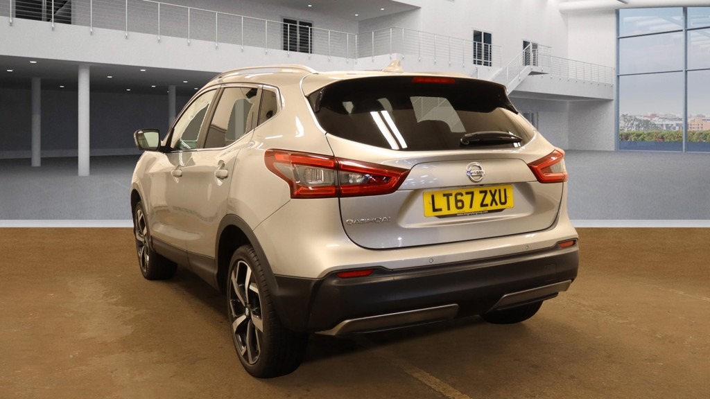 Used Nissan Qashqai 2017 for sale - 76156838: Photo 2