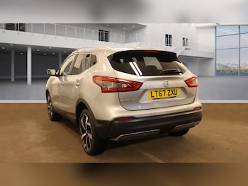 Used Nissan Qashqai 2017 for sale - 76156838: Photo 2