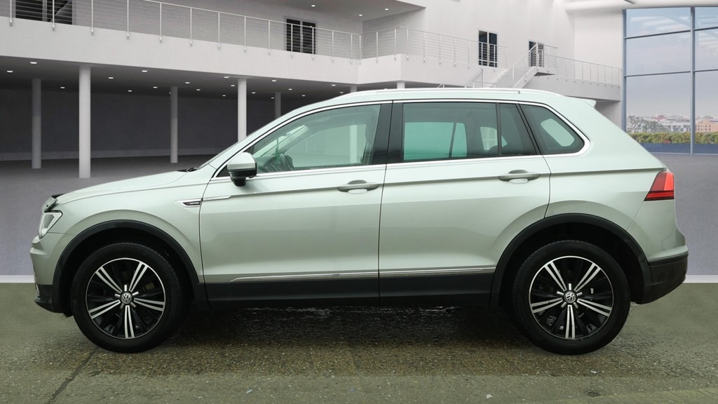 Used Volkswagen Tiguan 2016 for sale - 77418550: Photo 2
