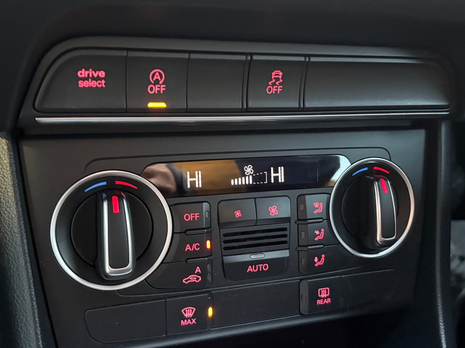 Used Audi Q3 2015 for sale - 77245527: Photo 16