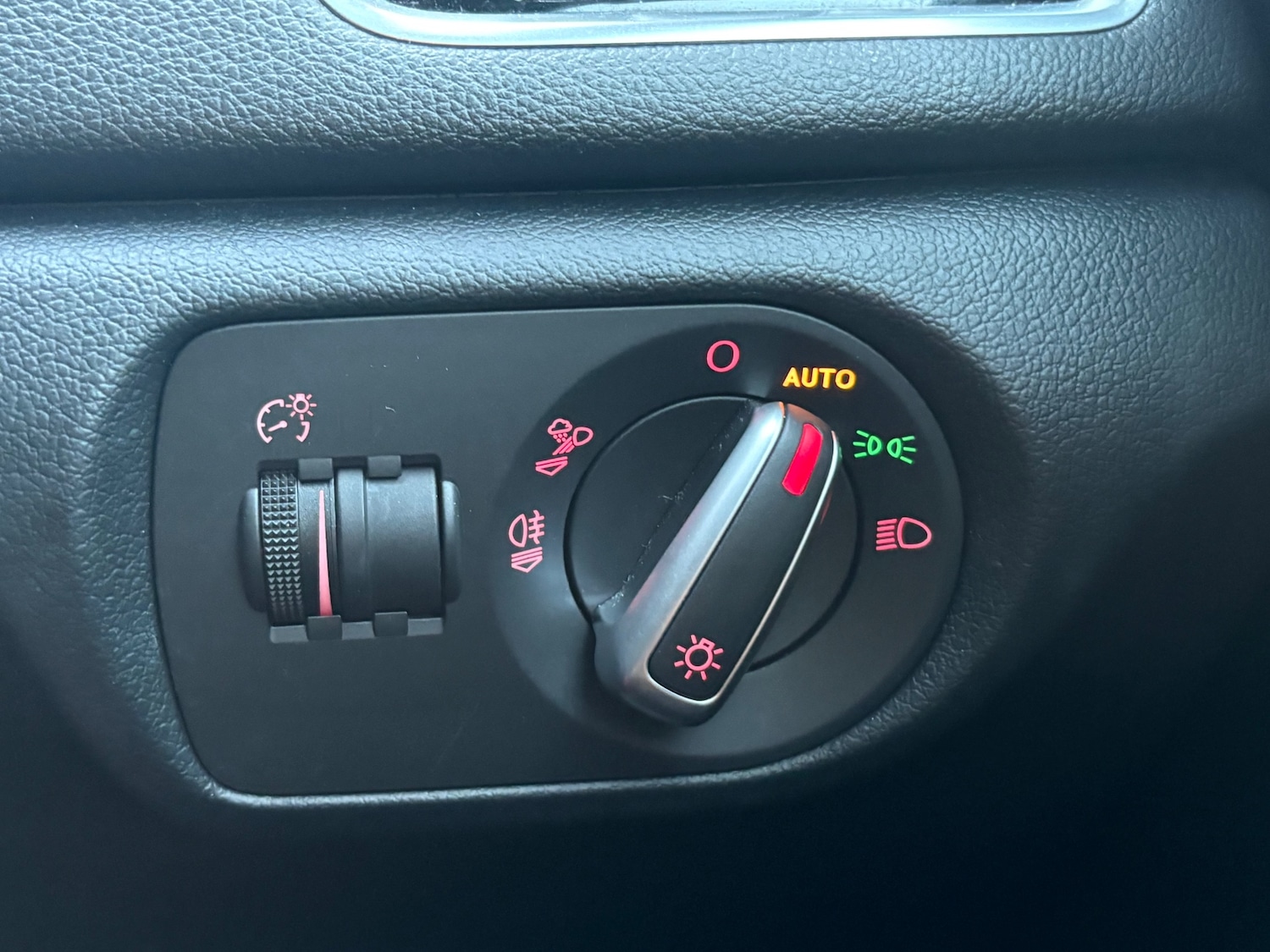 Used Audi Q3 2015 for sale - 77245527: Photo 19