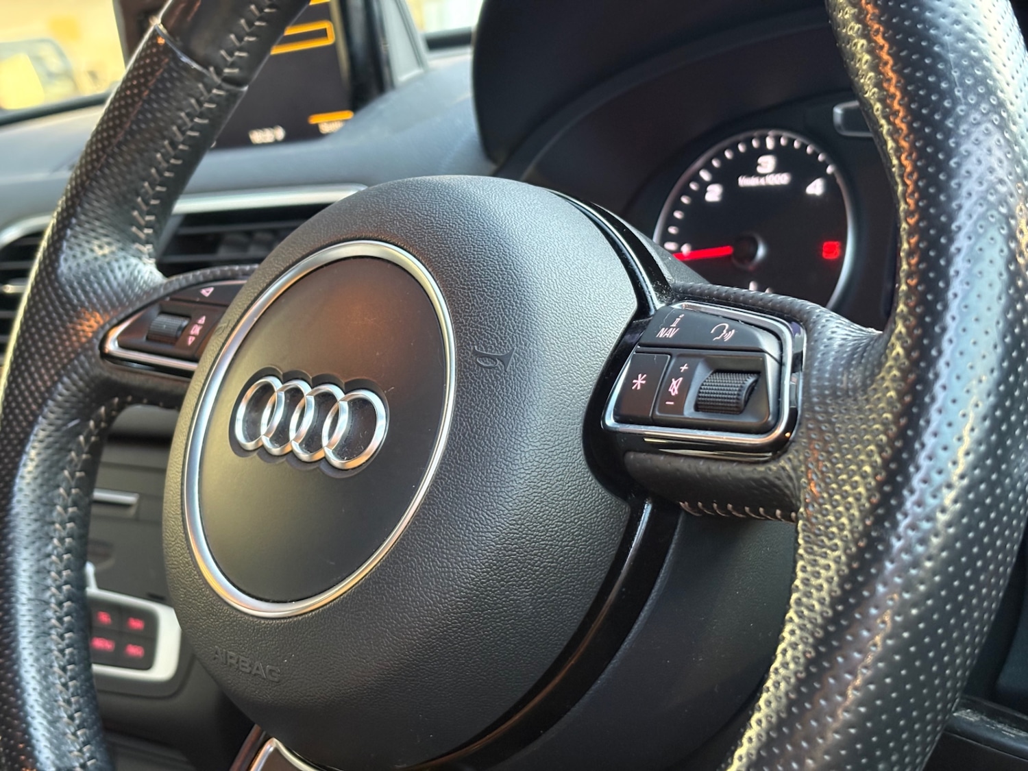 Used Audi Q3 2015 for sale - 77245527: Photo 23