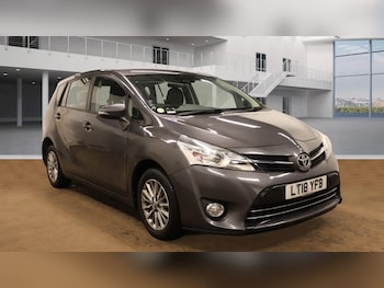 Used Toyota Verso 2018 for sale - 77975736: Photo