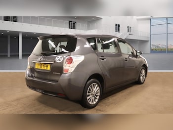 Used Toyota Verso 2018 for sale - 77975736: Photo